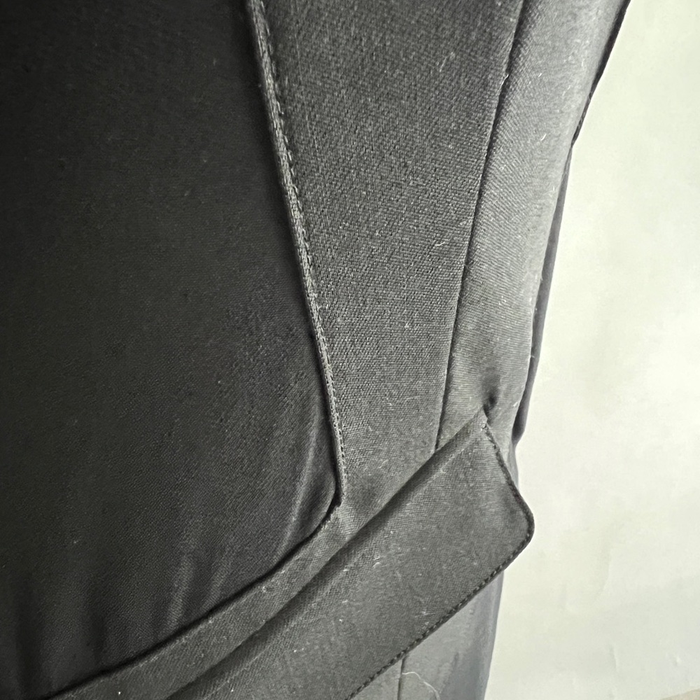 💎 🎉HOST PICK🎉 Burberry Classy, Subtle yet Sexy and Professional Black Dress - Picture 13 of 16